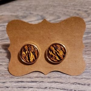 New Never Worn - Tiger Print Stud Earrings